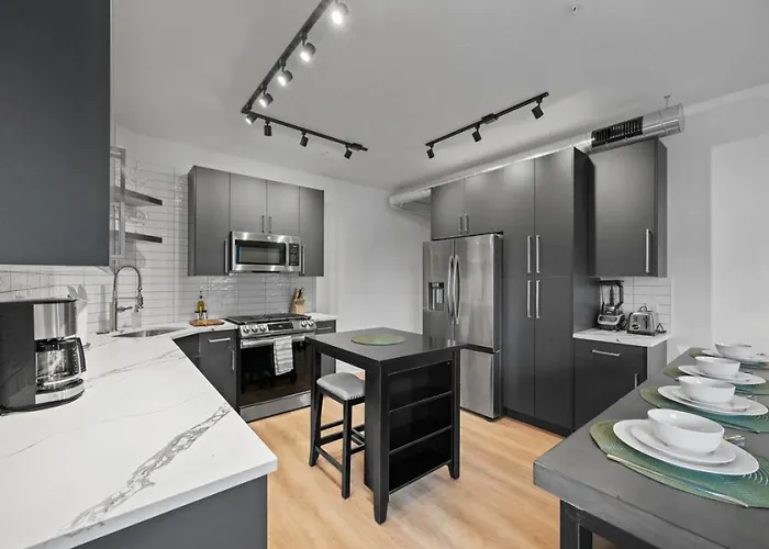 Apartment Pfr - Highland, 3br 2ba Shadyside Condo, 2 King Beds, 3rd Floor Walkup Pittsburgh